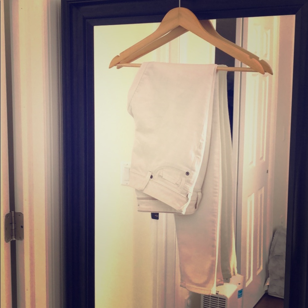 Bullhead white jeans size 7